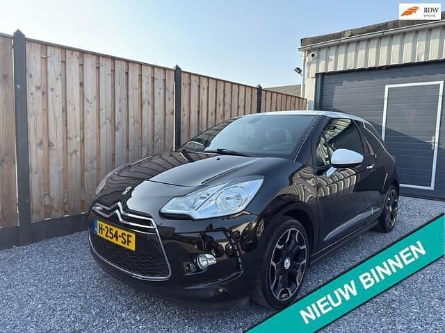 Zwart Gebruikt 2012 Citroën DS3 So Chic Hatchback | € 6.450 (Iets duurder) - Afbeelding 1/4