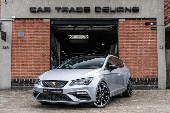 Grijs Gebruikt 2020 Cupra Leon Hatchback | € 28.950 (Eerlijke prijs) - Afbeelding 1/4