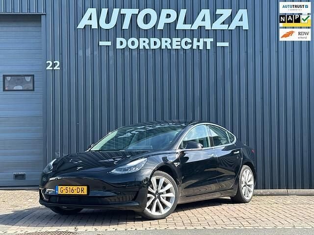 Zwart Gebruikt 2019 Tesla Model 3 Standard Range Sedan | € 16.245 (Eerlijke prijs) - Afbeelding 1/4