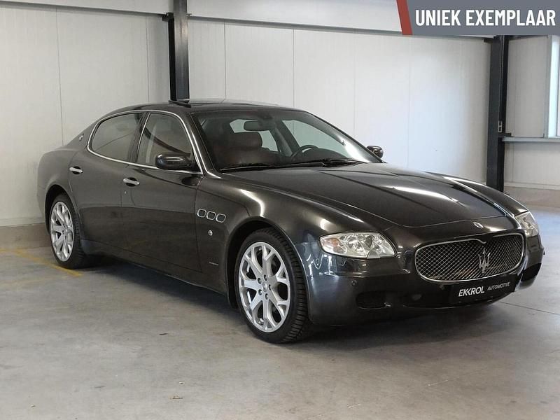 Grijs Gebruikt 2007 Maserati Quattroporte GT Sedan | € 19.950 (Eerlijke prijs) - Afbeelding 1/3