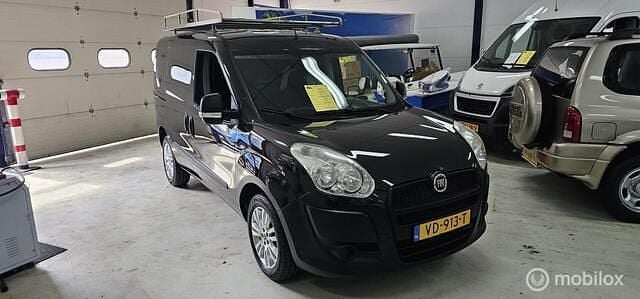 Zwart Gebruikt 2013 Fiat Doblò MPV | € 5.750 (Duur) - Afbeelding 1/4