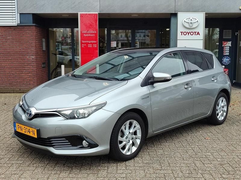 Grijs Gebruikt 2017 Toyota Auris Trend Hatchback | € 14.890 (Eerlijke prijs) - Afbeelding 1/4