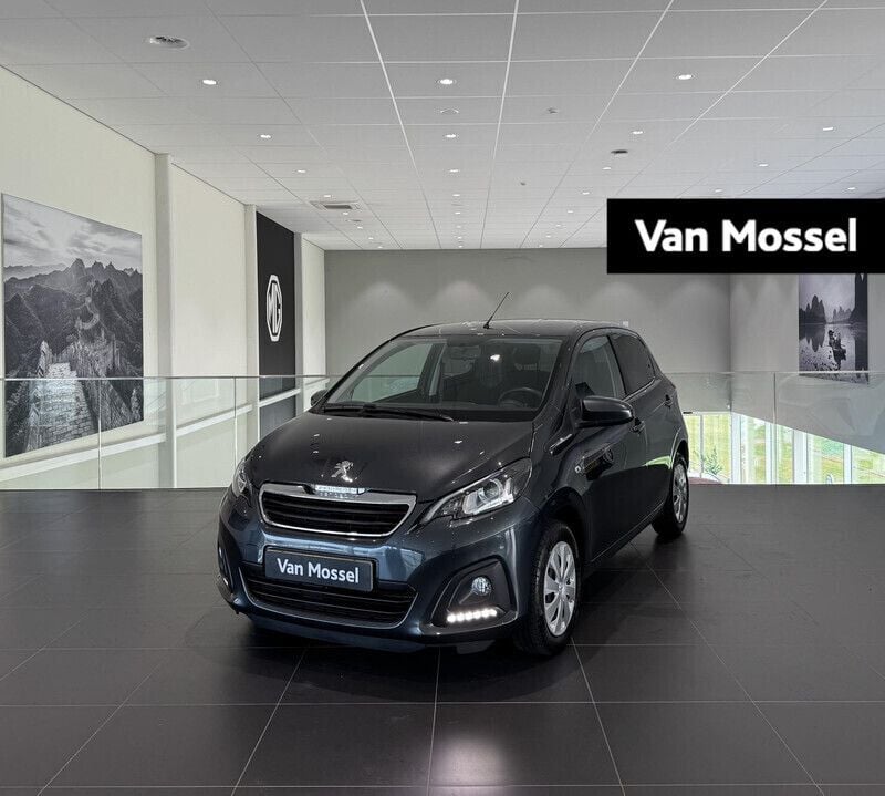 Grijs Gebruikt 2020 Peugeot 108 Active Hatchback | € 10.535 (Eerlijke prijs) - Afbeelding 1/4