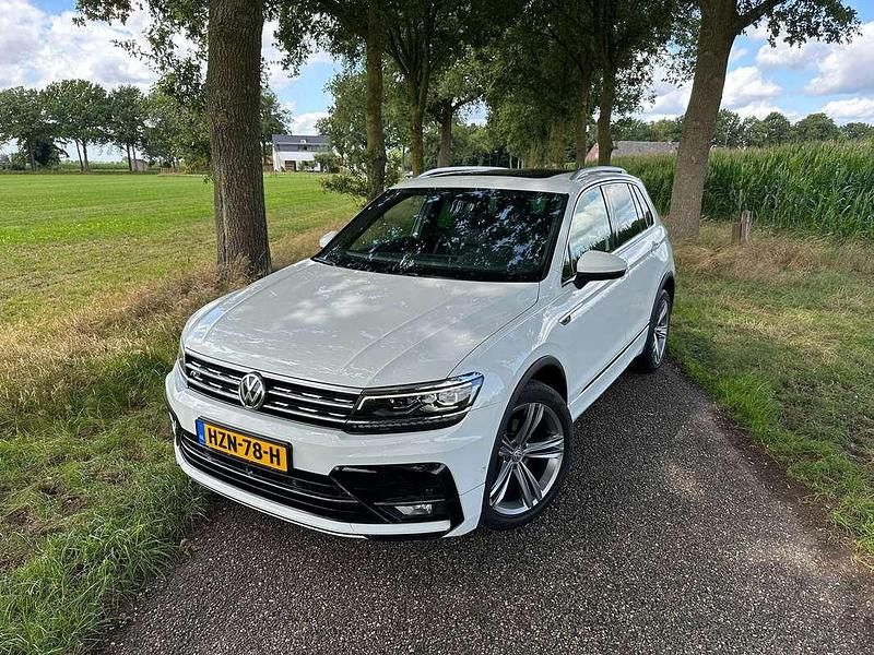 Wit Gebruikt 2018 VW Tiguan Highline SUV | € 28.450 (Iets duurder) - Afbeelding 1/4