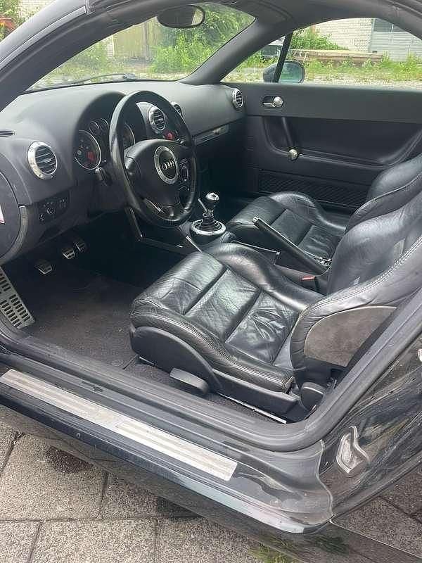 Zwart Occasion 2001 Audi TT Cabriolet | € 2.800 (Super prijs) - Afbeelding 1/4