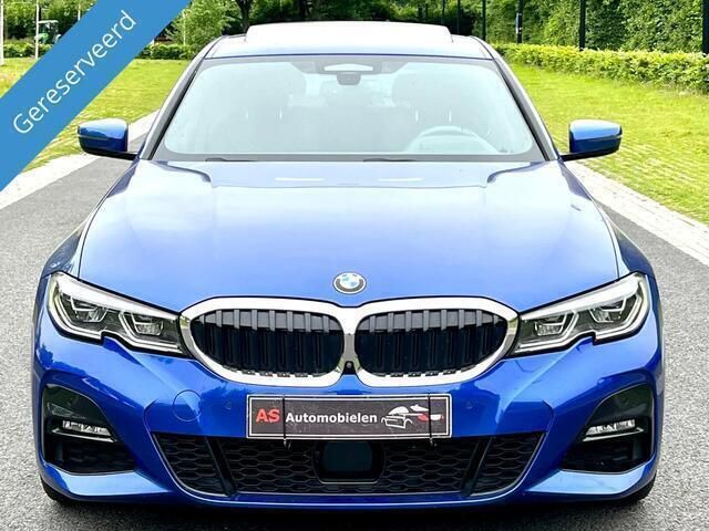 Blauw Gebruikt 2019 BMW 330 M Performance Sedan | € 38.950 - Afbeelding 1/4