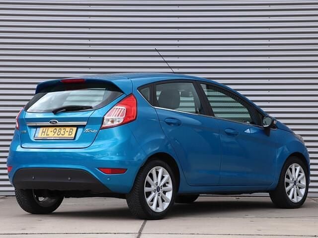 Occasion Ford Fiesta Titanium 101 PK (74 kW) 2015 Blauw Hatchback