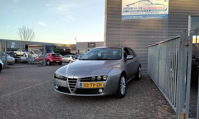 Grijs (metallic) Occasion 2007 Alfa Romeo 159 Business Stationwagen | € 2.250 - Afbeelding 1/4