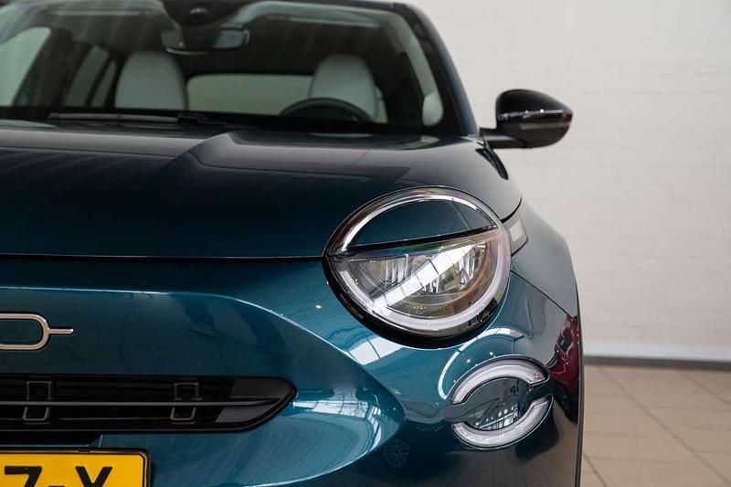 Occasion Fiat 600 La Prima 101 PK (74 kW) 2024 Blauw SUV