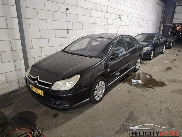 Zwart Gebruikt 2007 Citroën C5 Hatchback | € 1.750 (Eerlijke prijs) - Afbeelding 1/4