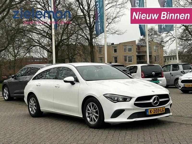 Wit Gebruikt 2021 Mercedes CLA180 Shooting Brake Business Stationwagen | € 24.845 (Goede deal) - Afbeelding 1/4