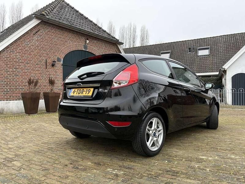 Occasion Ford Fiesta Titanium 101 PK (74 kW) 2014 Zwart Hatchback