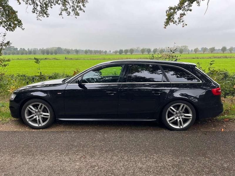 Zwart Gebruikt 2013 Audi A4 Stationwagen | € 8.500 (Iets duurder) - Afbeelding 1/4