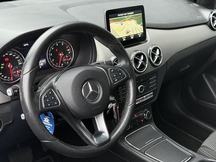 Occasion Mercedes B180 Edition 122 PK (89 kW) 2017 Zwart MPV