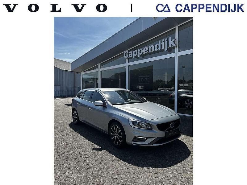 Grijs Gebruikt 2017 Volvo V60 Stationwagen | € 19.950 (Eerlijke prijs) - Afbeelding 1/4