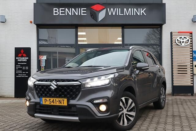 Grijs Occasion 2022 Suzuki SX4 S-Cross Style SUV | € 23.850 (Eerlijke prijs) - Afbeelding 1/4