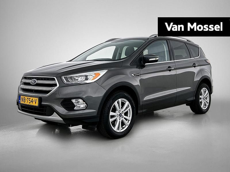 Grijs Gebruikt 2017 Ford Kuga Trend SUV | € 15.995 (Eerlijke prijs) - Afbeelding 1/4