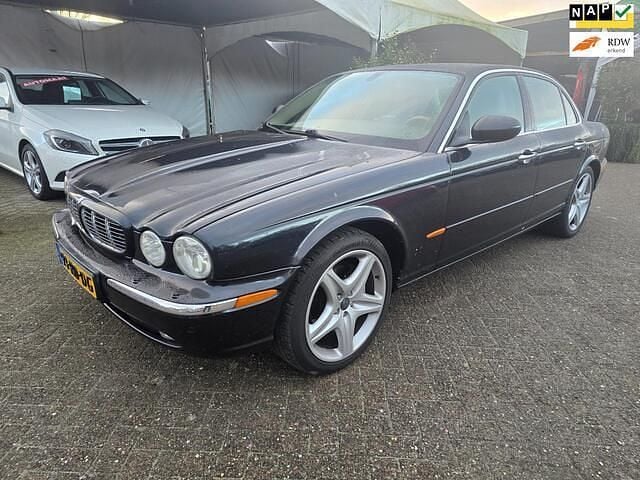 Zwart Gebruikt 2005 Jaguar XJ Sovereign Sedan | € 7.499 (Eerlijke prijs) - Afbeelding 1/4