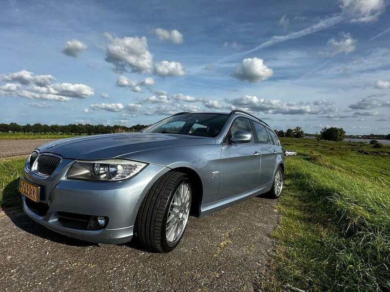 Blauw Gebruikt 2009 BMW 325 Stationwagen | € 6.450 (Super prijs) - Afbeelding 1/4