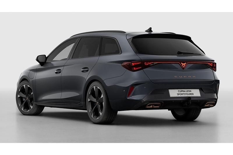 Nieuw Cupra Leon 2026 Magnetic tech metallic Stationwagen