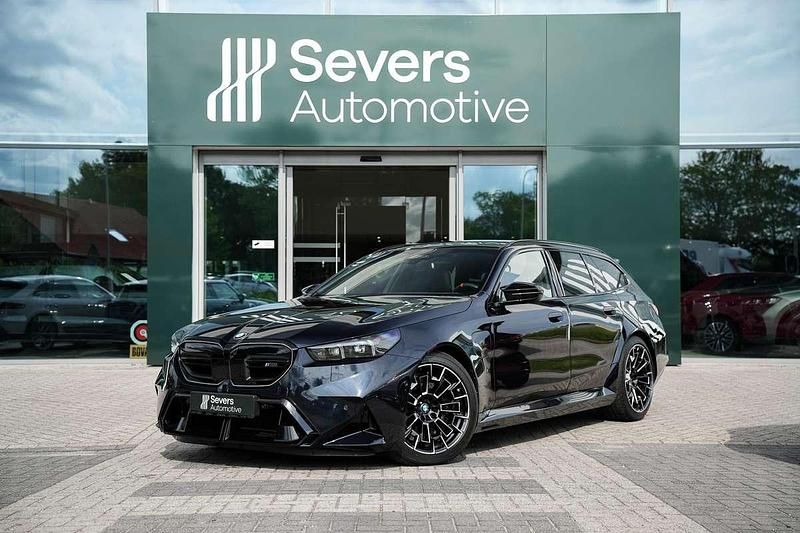 Zwart, metallic lak Gebruikt 2025 BMW M5 Comfort Edition Stationwagen | € 150.988 - Afbeelding 1/4