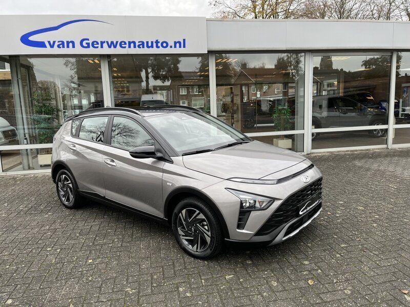 Grijs Gebruikt 2023 Hyundai Bayon Comfort SUV | € 19.955 (Eerlijke prijs) - Afbeelding 1/4