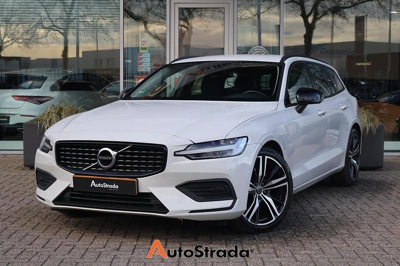 Wit Occasion 2021 Volvo V60 Momentum Stationwagen | € 26.900 (Goede deal) - Afbeelding 1/4