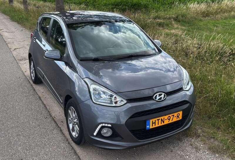 Grijs Gebruikt 2016 Hyundai i10 Hatchback | € 8.975 (Goede deal) - Afbeelding 1/4
