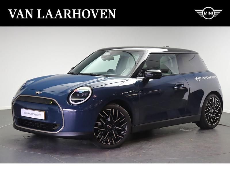 Blauw Nieuw 2025 Mini Cooper SE Favoured Hatchback | € 36.900 (Goede deal) - Afbeelding 1/4