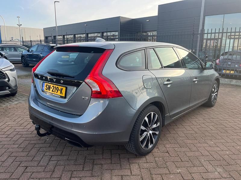 Occasion Volvo V60 Dynamic 2018 Grijs Stationwagen