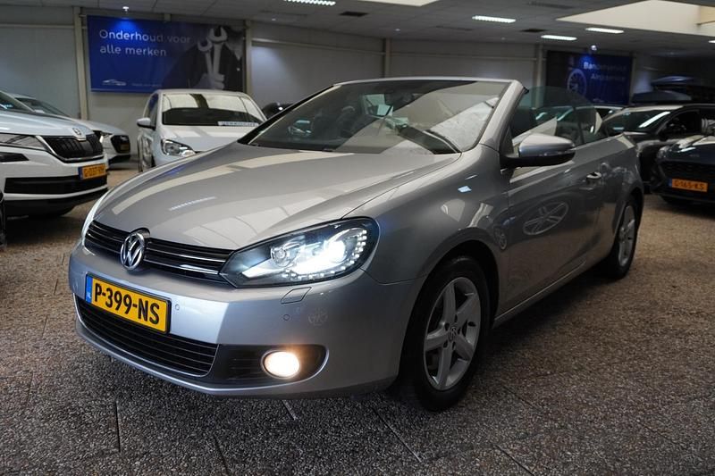 Grijs Occasion 2022 VW Golf Cabriolet | € 6.950 (Eerlijke prijs) - Afbeelding 1/4