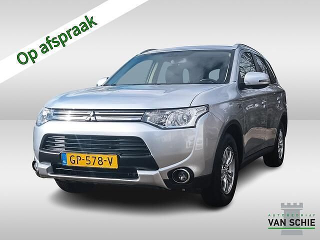 Grijs Gebruikt 2015 Mitsubishi Outlander Edition SUV | € 11.400 (Eerlijke prijs) - Afbeelding 1/4