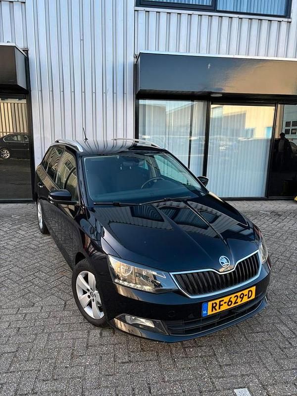 Occasion 2015 Skoda Fabia Stationwagen | € 5.999 (Iets duurder) - Afbeelding 1/4