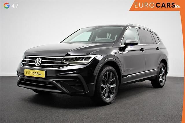 Zwart Gebruikt 2022 VW Tiguan Allspace Life SUV | € 35.890 (Eerlijke prijs) - Afbeelding 1/4