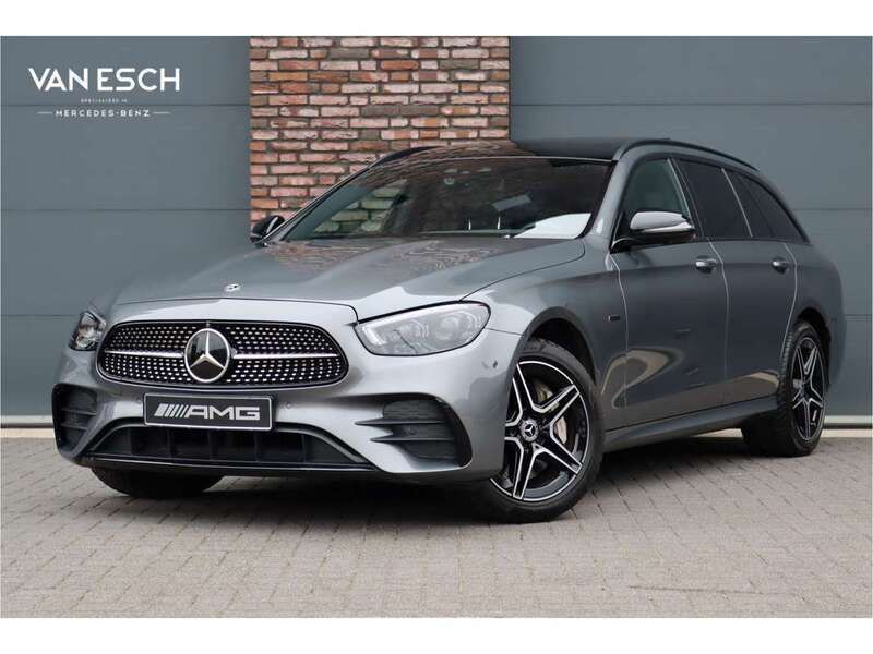 Grijs, metallic lak Gebruikt 2021 Mercedes E300 AMG line Stationwagen | € 45.000 (Duur) - Afbeelding 1/4