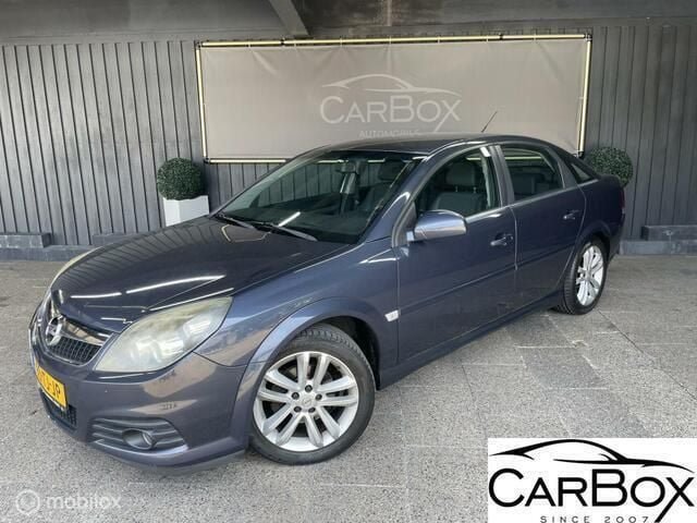 Grijs Gebruikt 2006 Opel Vectra GTS Executive Hatchback | € 2.500 (Eerlijke prijs) - Afbeelding 1/4