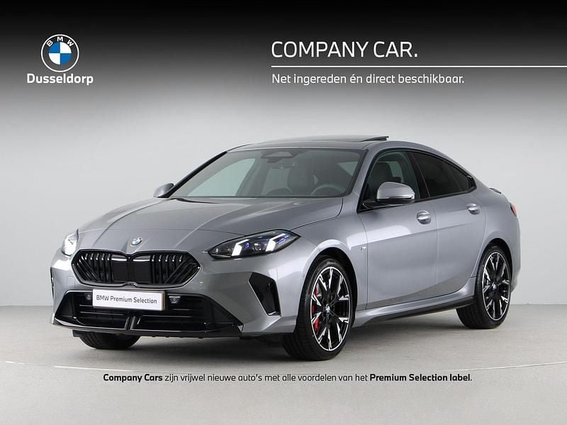 Grijs Gebruikt 2025 BMW 220 M Sport Sedan | € 37.900 (Goede deal) - Afbeelding 1/4