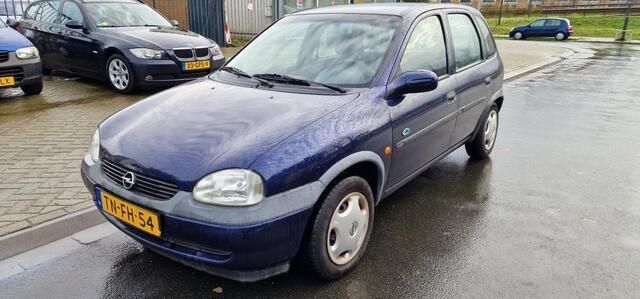 Blauw Gebruikt 1998 Opel Corsa | € 650 (Goede deal) - Afbeelding 1/4