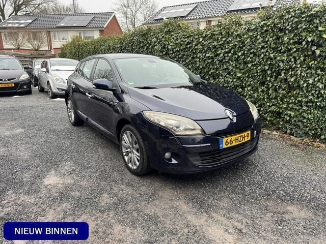 Blauw, metallic lak Gebruikt 2009 Renault Mégane III Expression Hatchback | € 3.245 (Eerlijke prijs) - Afbeelding 1/4