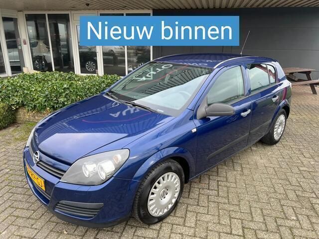 Blauw Gebruikt 2005 Opel Astra Essentia Hatchback | € 1.275 (Duur) - Afbeelding 1/4