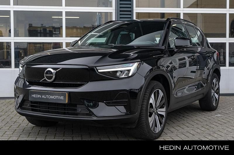 Zwart Occasion 2023 Volvo XC40 Core SUV | € 32.990 (Goede deal) - Afbeelding 1/4