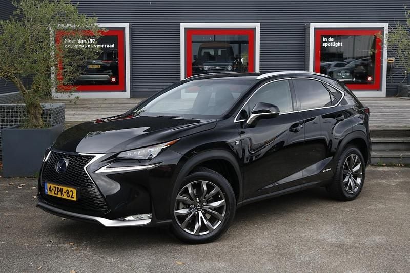 Zwart Gebruikt 2015 Lexus NX300h Sport Line SUV | € 26.950 (Iets duurder) - Afbeelding 1/4