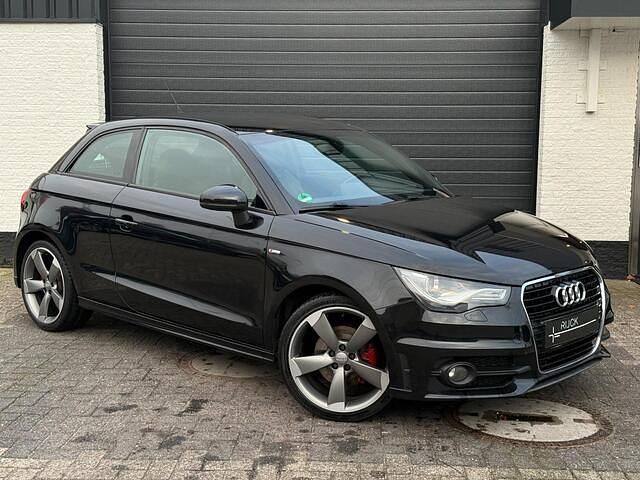 Occasion Audi A1 Comfort 185 PK (136 kW) 2012 Zwart (metallic) Hatchback