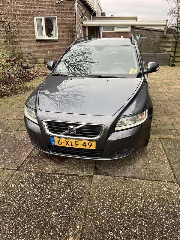 Grijs Occasion 2010 Volvo V50 Stationwagen | € 3.250 (Iets duurder) - Afbeelding 1/4