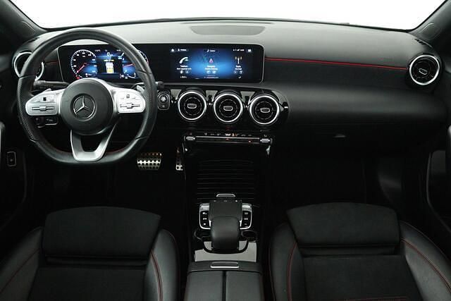 Occasion Mercedes A180 Business 136 PK (100 kW) 2019 Wit Sedan