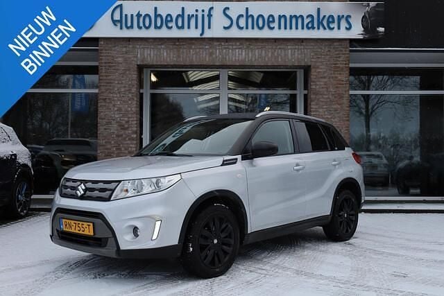 Grijs Occasion 2018 Suzuki Vitara Exclusive SUV | € 15.995 (Eerlijke prijs) - Afbeelding 1/4