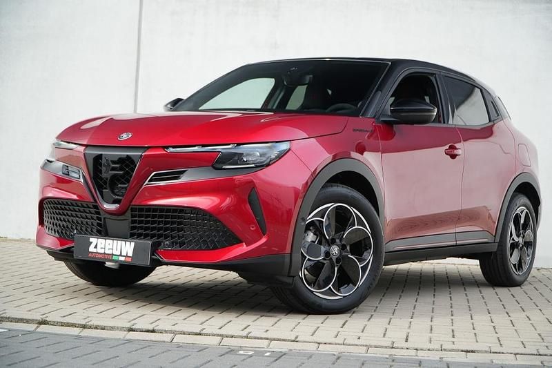 Occasion Alfa Romeo Junior Edizione Speciale 114 kW (156 PK) 2024 Rood SUV