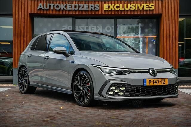 Grijs Gebruikt 2021 VW Golf VIII GTD Hatchback | € 29.900 (Eerlijke prijs) - Afbeelding 1/4