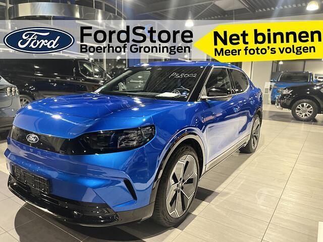 Blauw (metallic) Gebruikt 2025 Ford Capri Premium SUV | € 41.890 - Afbeelding 1/4