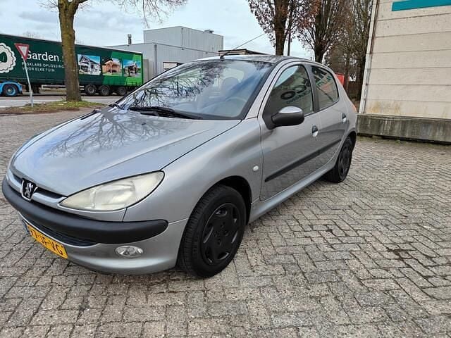 Occasion Peugeot 206 109 PK (80 kW) 2002 Grijs (metallic) Hatchback